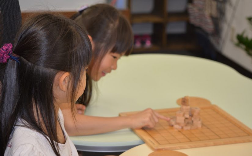 将棋は日本の伝統的な木製玩具