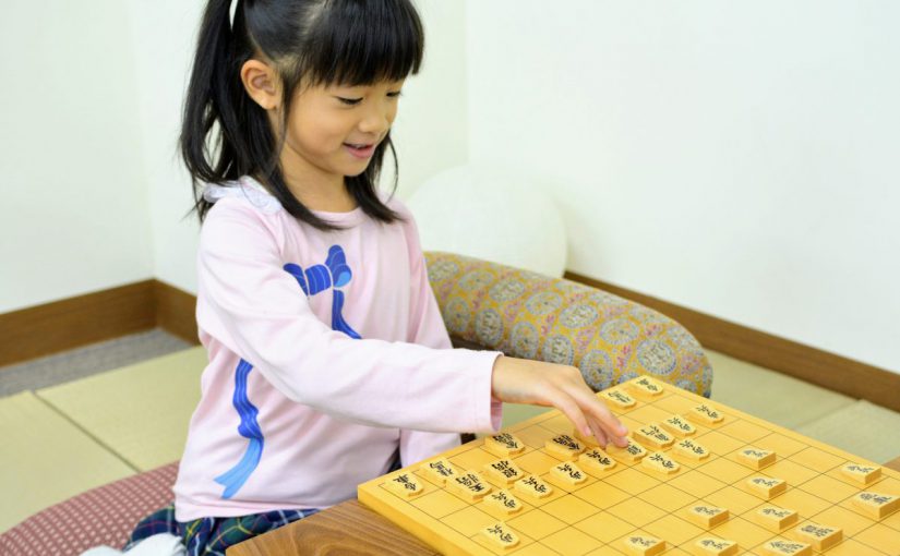 将棋初心者の子どもたちでも楽しく続けられる将棋上達法を紹介します。